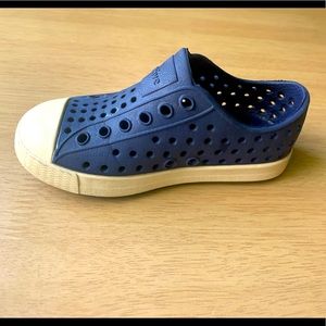 Native Kids Sz 7